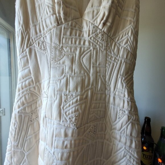 Handmade embroidered geometric pattern embellished wedding dress - Size 6 - Picture 4 of 8